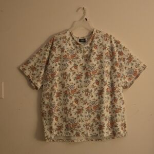 Floral Short Sleeve Women's Top.